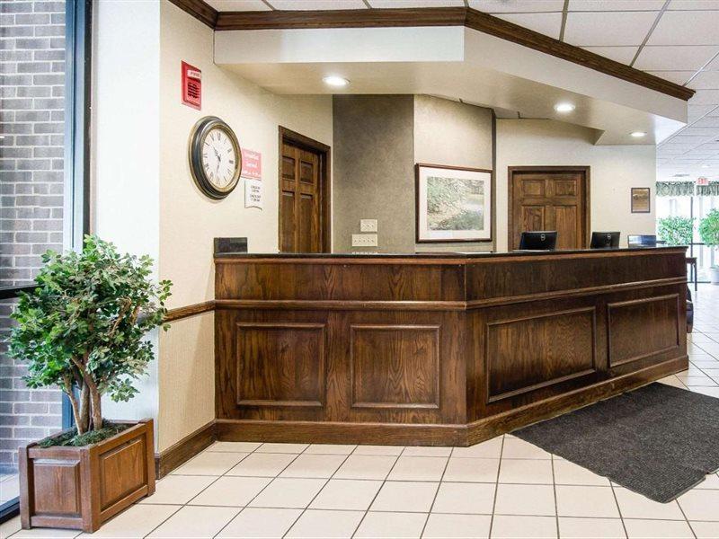 Econo Lodge Inn&Suites - Norton Exterior foto