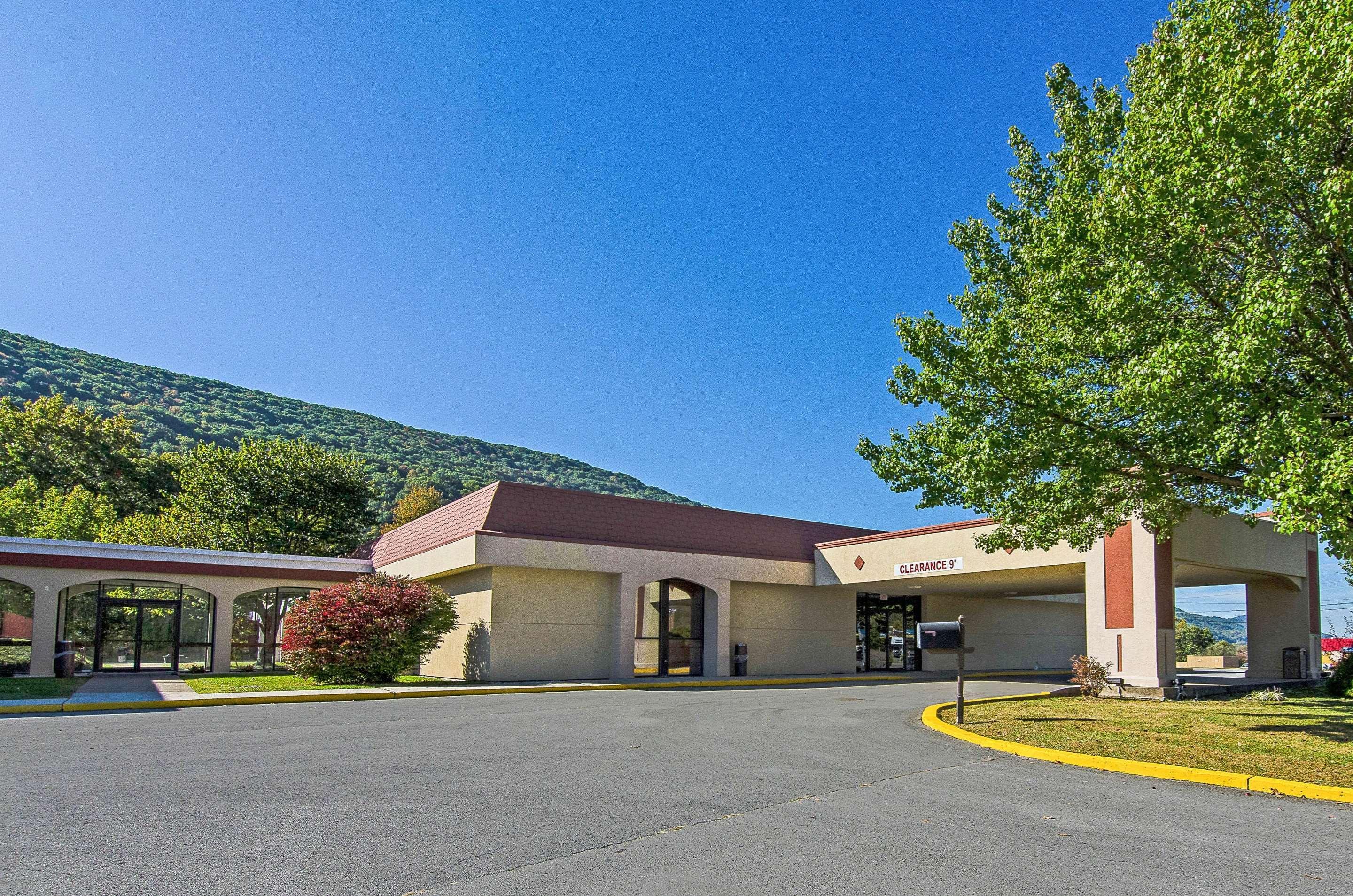 Econo Lodge Inn&Suites - Norton Exterior foto
