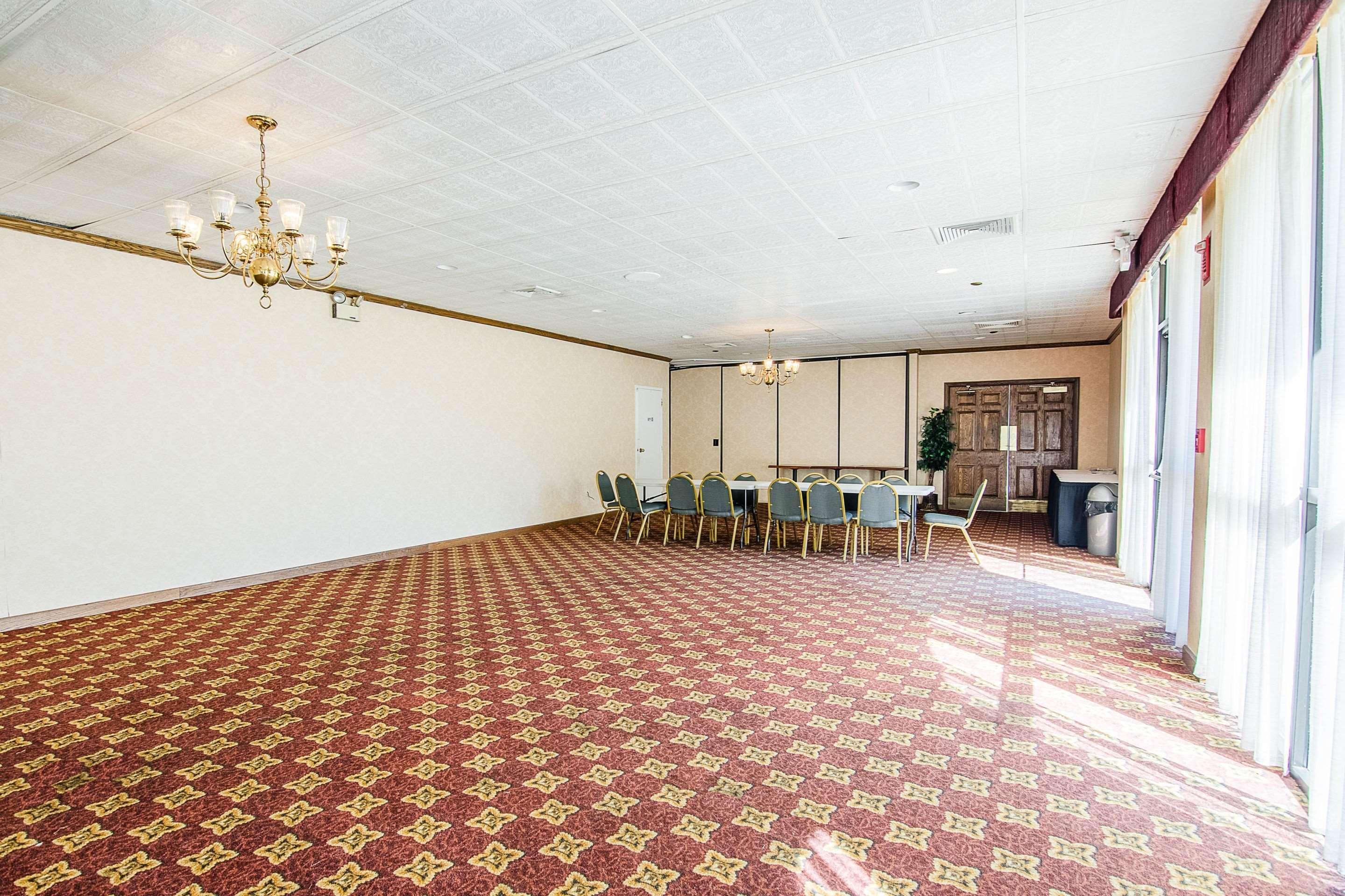 Econo Lodge Inn&Suites - Norton Exterior foto