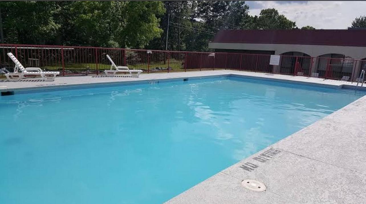 Econo Lodge Inn&Suites - Norton Exterior foto