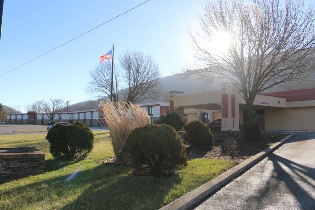 Econo Lodge Inn&Suites - Norton Exterior foto